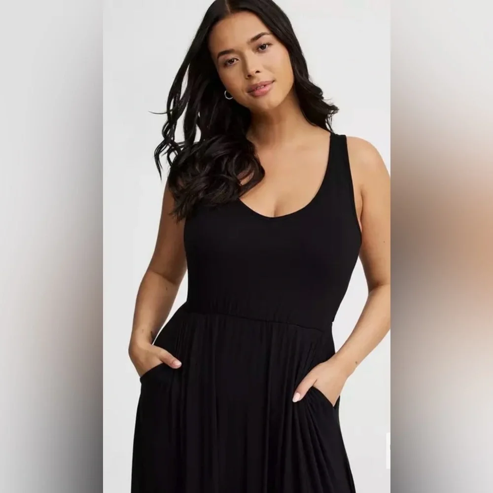 Black Sleeveless Maxi Dress - Picture 3 of 4